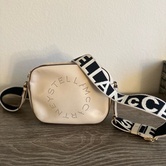 Logo Camera Crossbody Bag - Picture 5 of 9